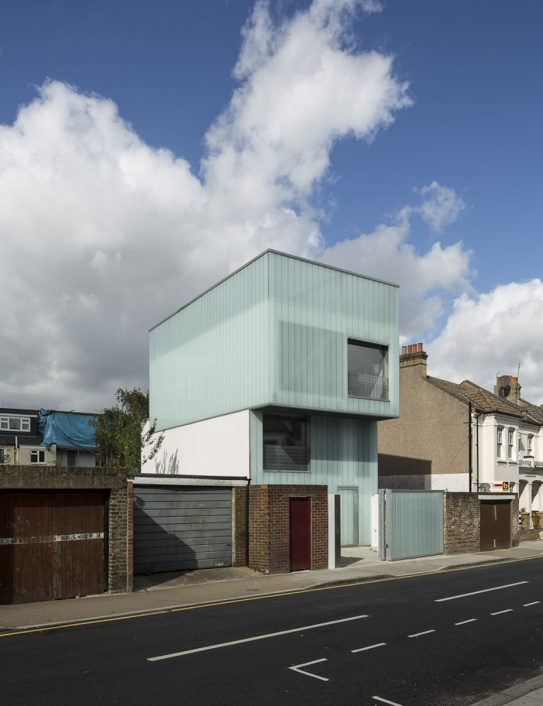 Slip House / Carl Turner Architects