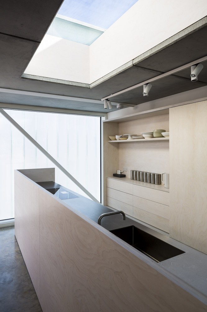 Slip House / Carl Turner Architects