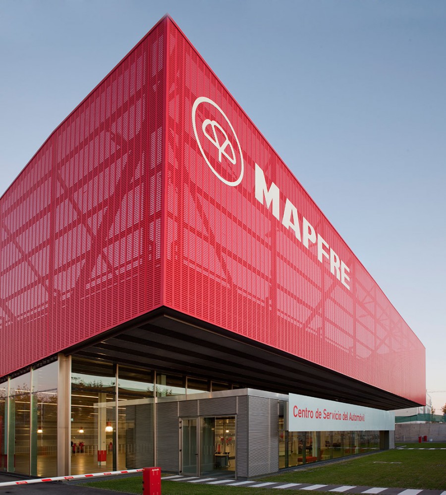 Mapfre Automovile Services Centre / Beriot, Bernardini Arquitectos