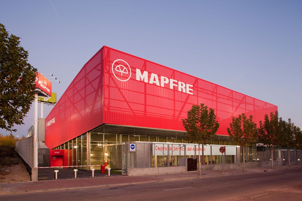 Mapfre Automovile Services Centre / Beriot, Bernardini Arquitectos