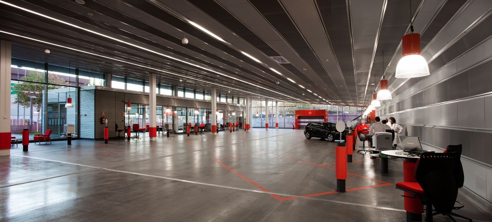 Mapfre Automovile Services Centre / Beriot, Bernardini Arquitectos