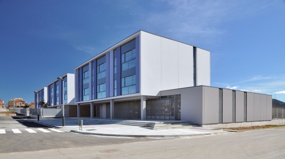 Secondary School Pla Marcel / Lluís Vendrell