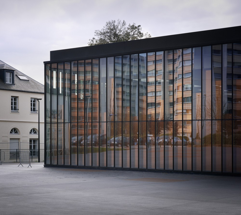 Gymnasium and Town Hall Esplanade / LAN Architecture