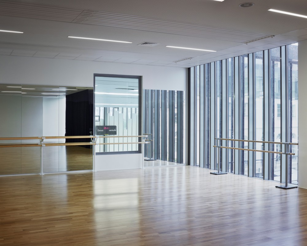 Gymnasium and Town Hall Esplanade / LAN Architecture