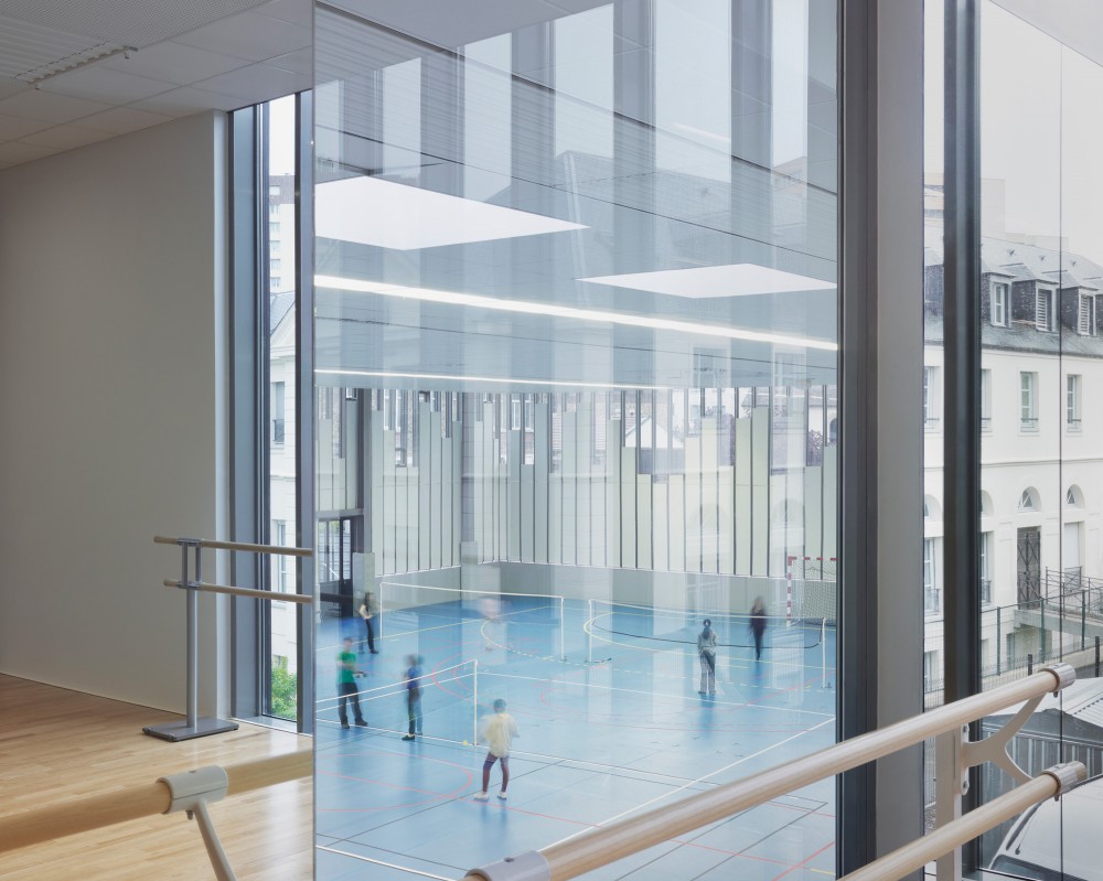 Gymnasium and Town Hall Esplanade / LAN Architecture