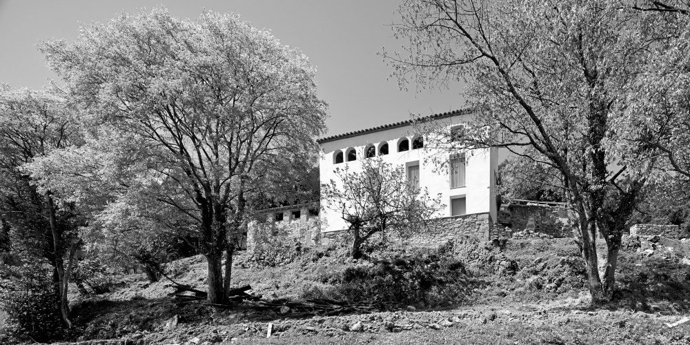 Reconstruction of an Old Rural Mansion / Josep Lluís Mateo