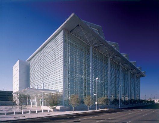United States Courthouse / Richard Meier & Partners Architects, © Scott Frances ESTO