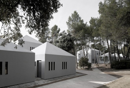 Casas Colonias Viladoms / OAB Portada