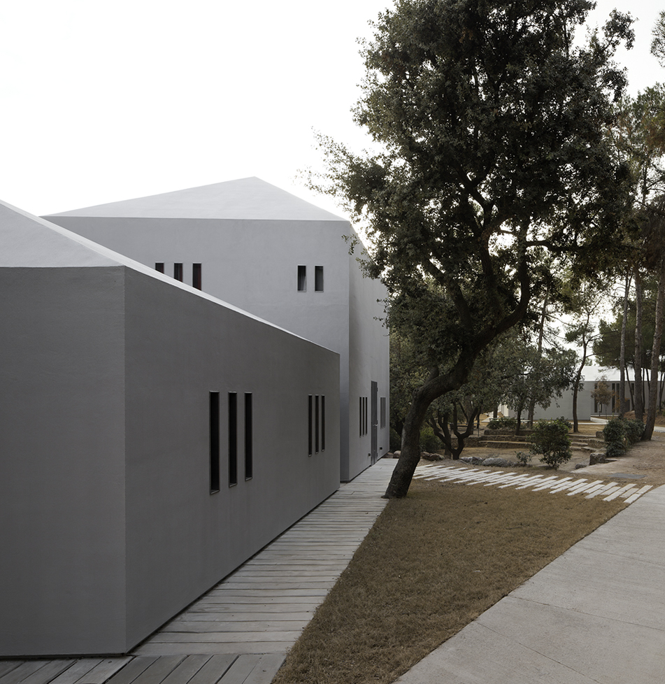 Colonial Viladoms Houses / OAB