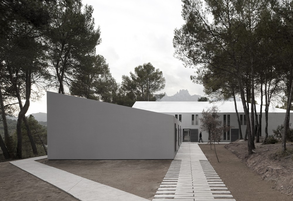 Colonial Viladoms Houses / OAB