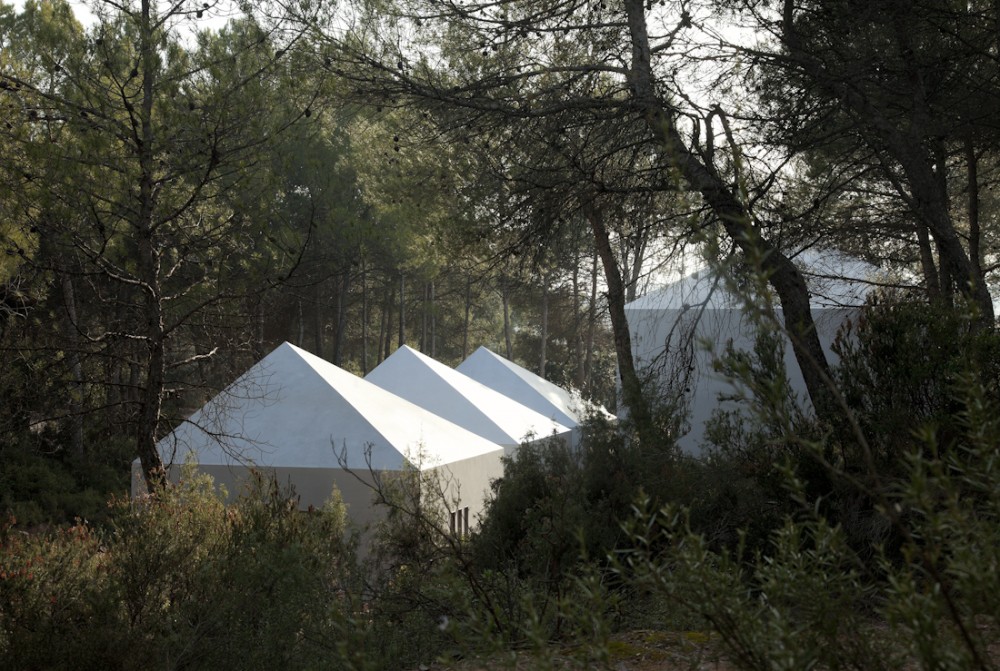 Colonial Viladoms Houses / OAB