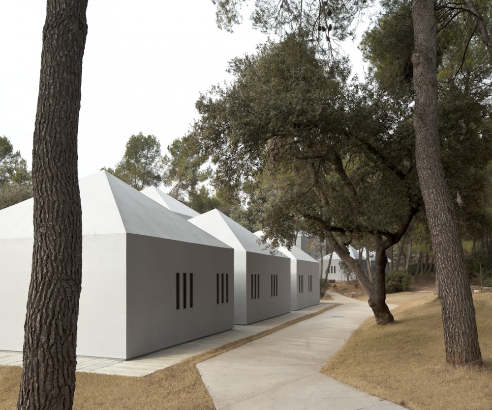 Colonial Viladoms Houses / OAB