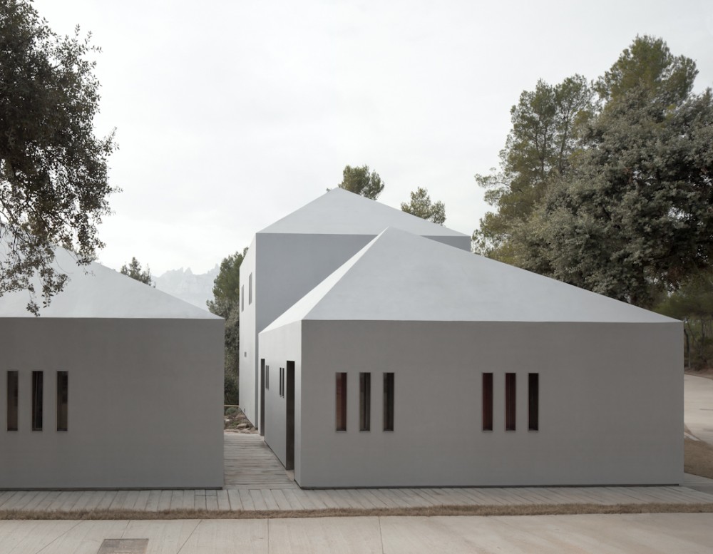 Colonial Viladoms Houses / OAB