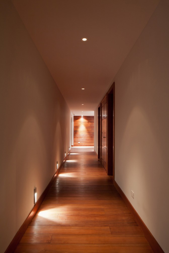 NR2 House / Roberto Burneo Arquitectos