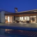 NR2 House / Roberto Burneo Arquitectos NR2 House / Roberto Burneo Arquitectos © Sebastián Crespo Camacho
