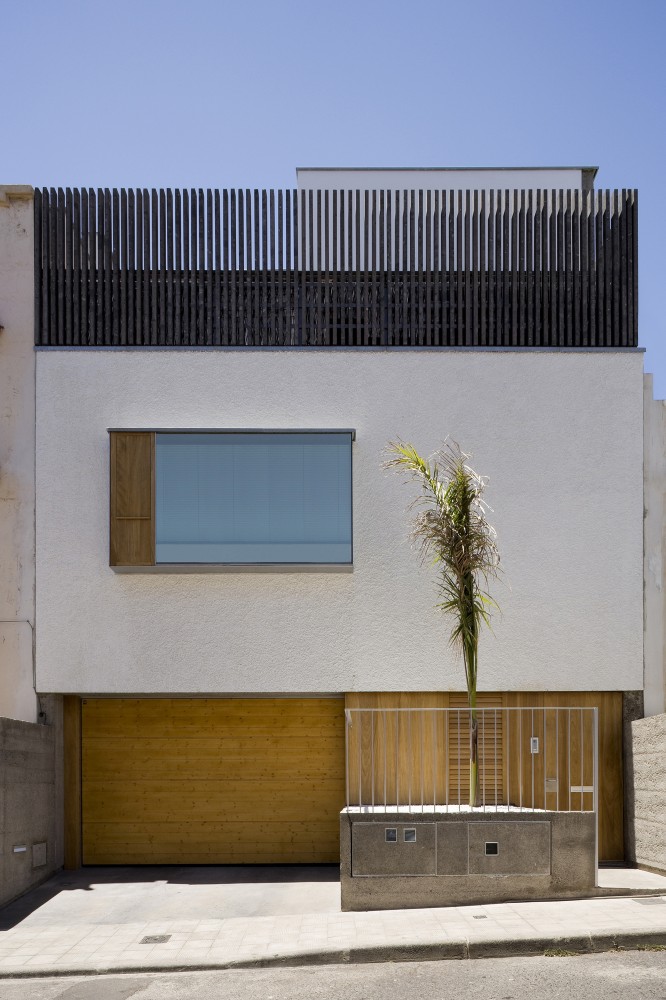 C&E House / Equipo Olivares Arquitectos