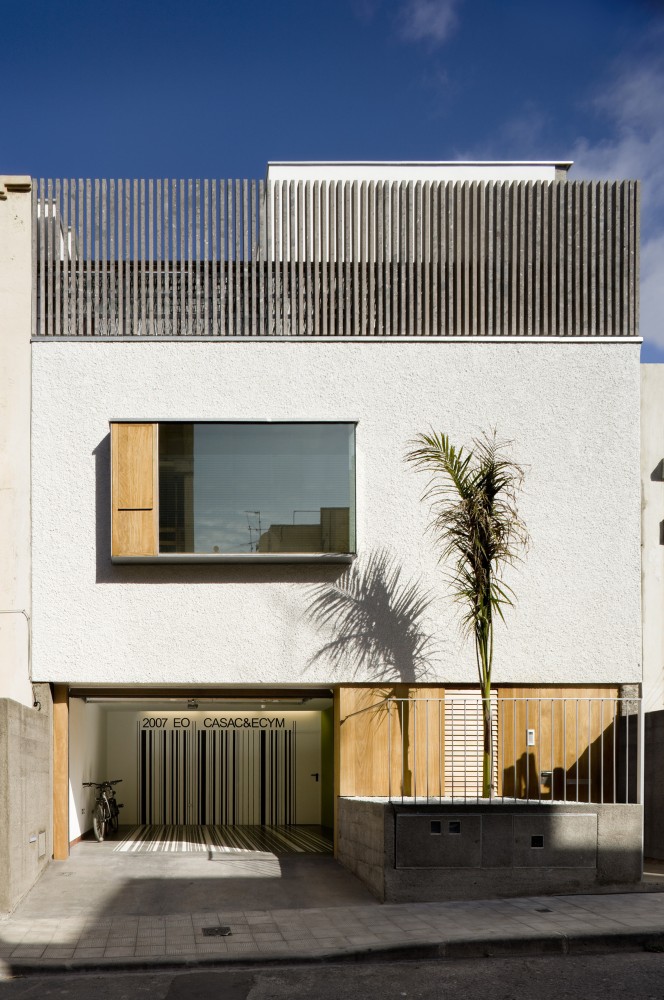 C&E House / Equipo Olivares Arquitectos