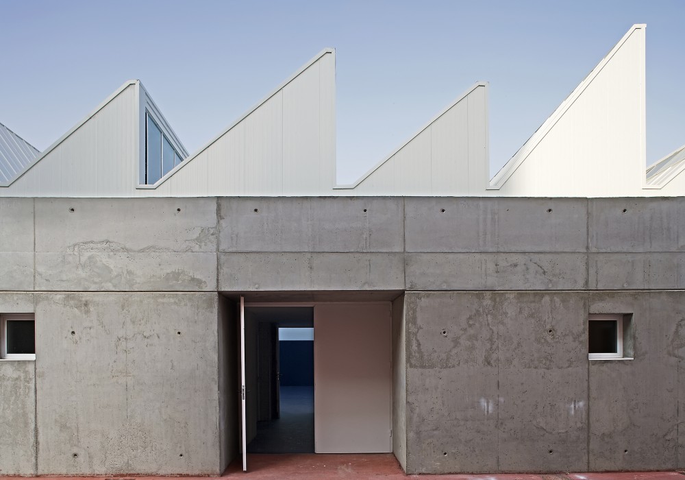 C.E.I.P Multiuse Room / Raúl del Valle