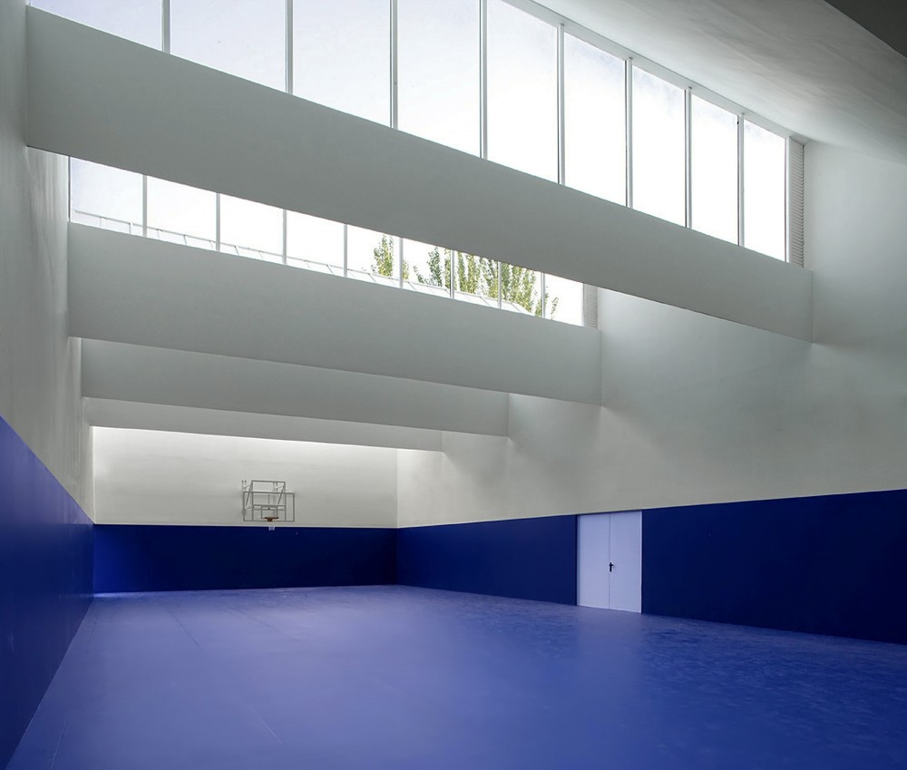 C.E.I.P Multiuse Room / Raúl del Valle