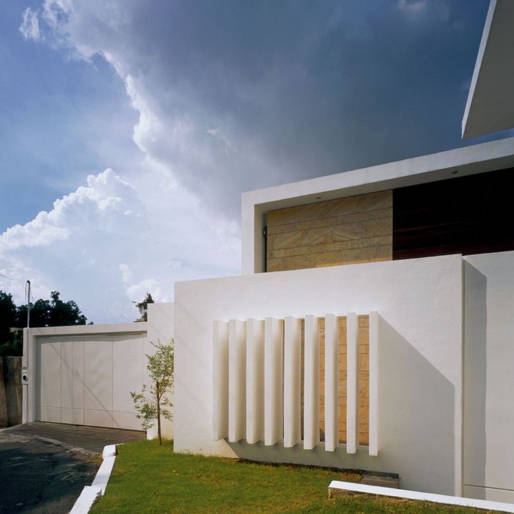 Cube House / Agraz Architects