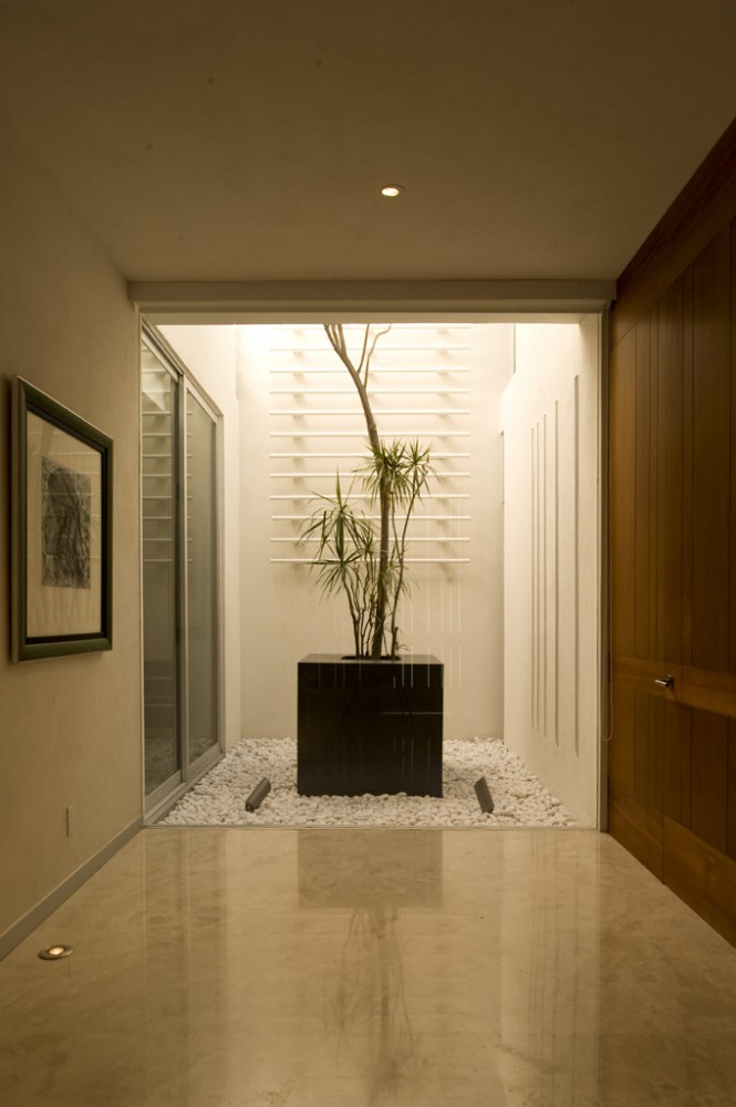 HG House / Agraz Architects
