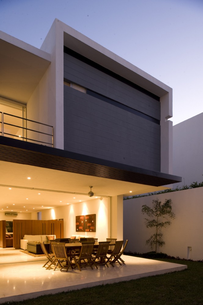 HG House / Agraz Architects