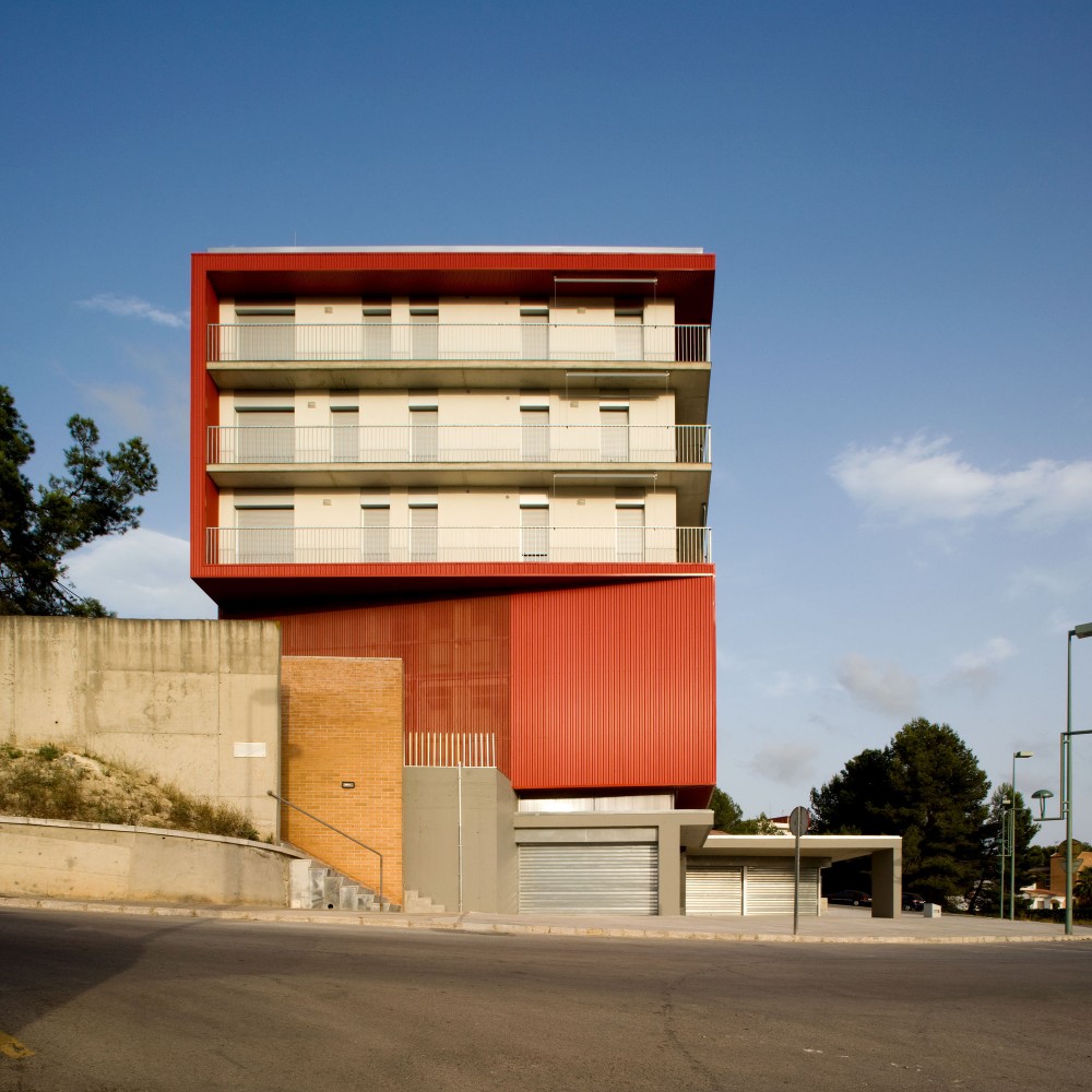 Social Housing Building in Tarragona / Aguilera Guerrero