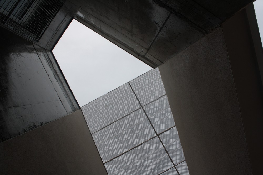 Civil Guard Barracks House in Malpartida de Plasencia / MUDAARQUITECTURA