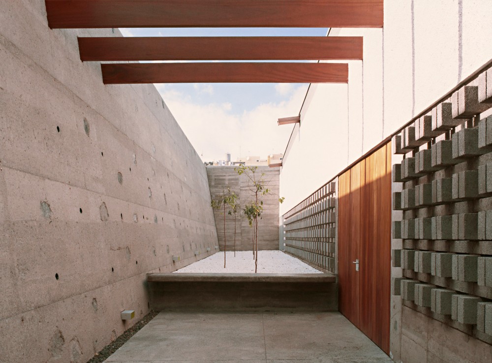 Mary Immaculate Parish Hall / Equipo Olivares Arquitecto