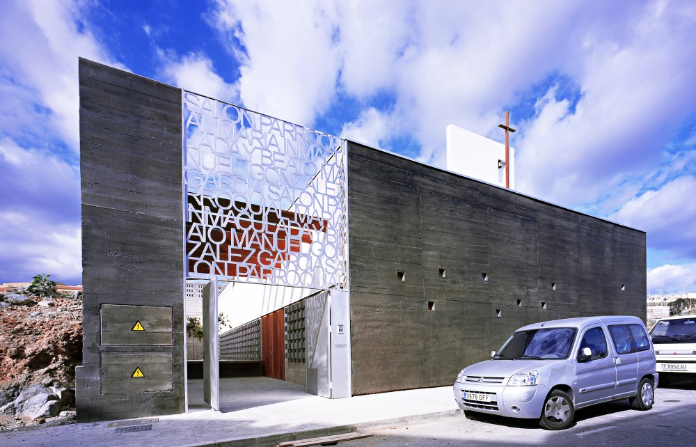 Mary Immaculate Parish Hall / Equipo Olivares Arquitecto