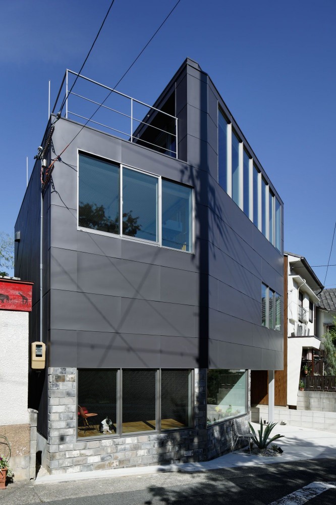 House N / mattch