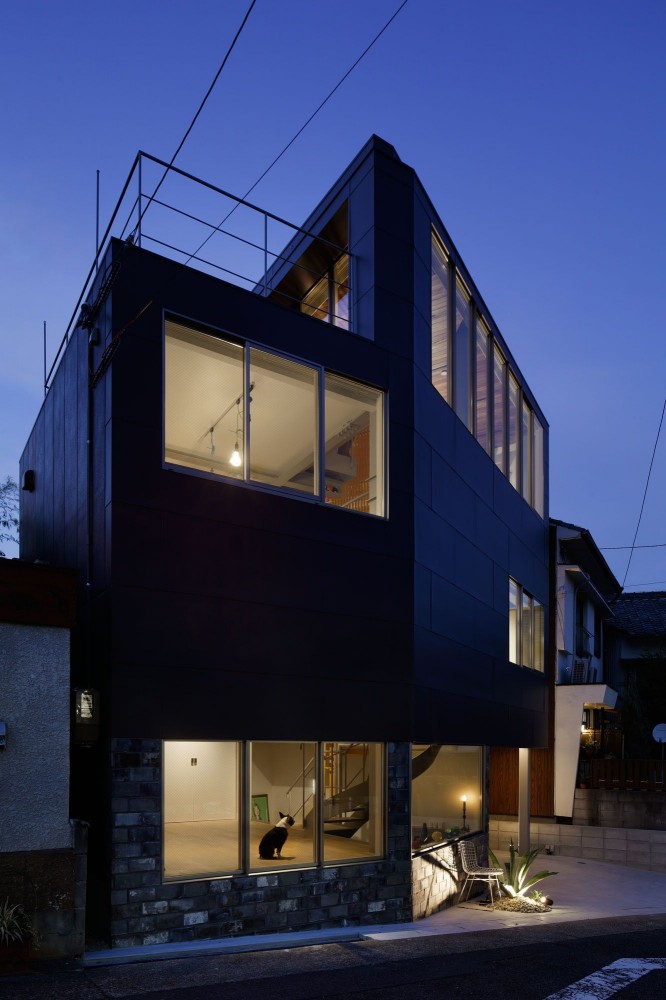 House N / mattch