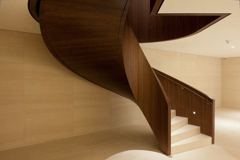 Bic Banco Headquarters / Kiko Salomão