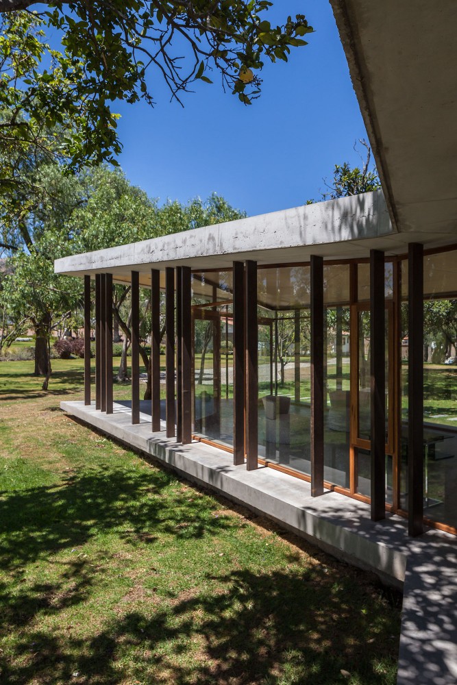 Tumbaco Cabins / Diez + Muller Arquitectos