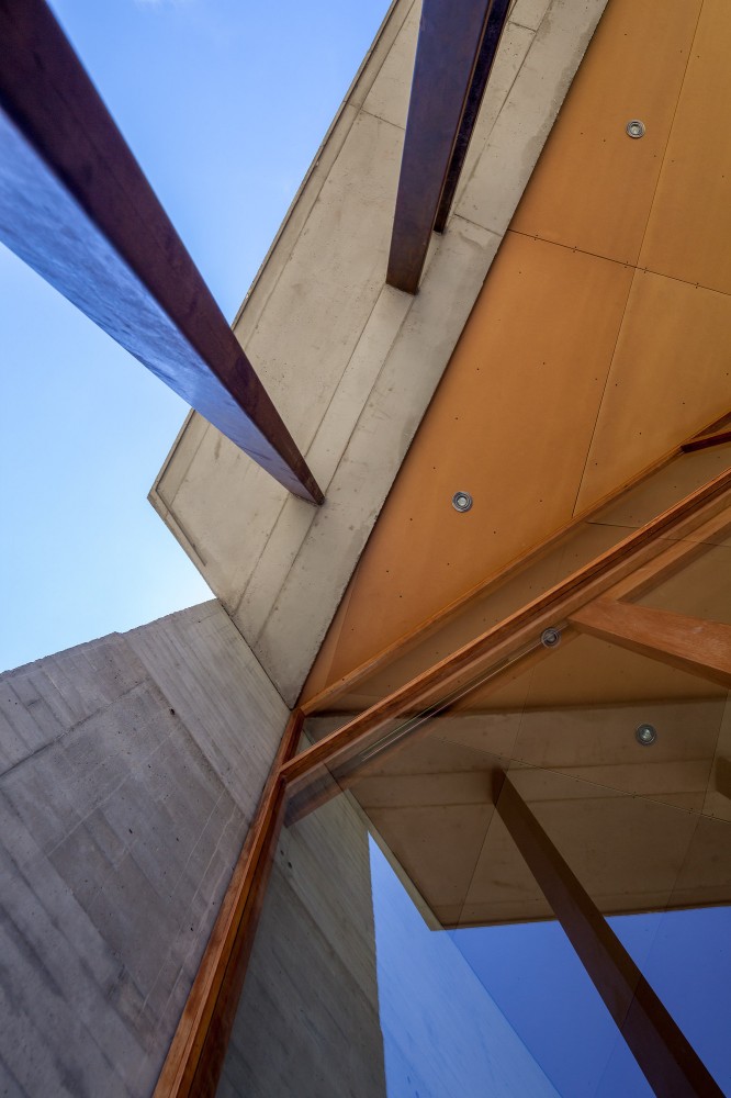 Tumbaco Cabins / Diez + Muller Arquitectos