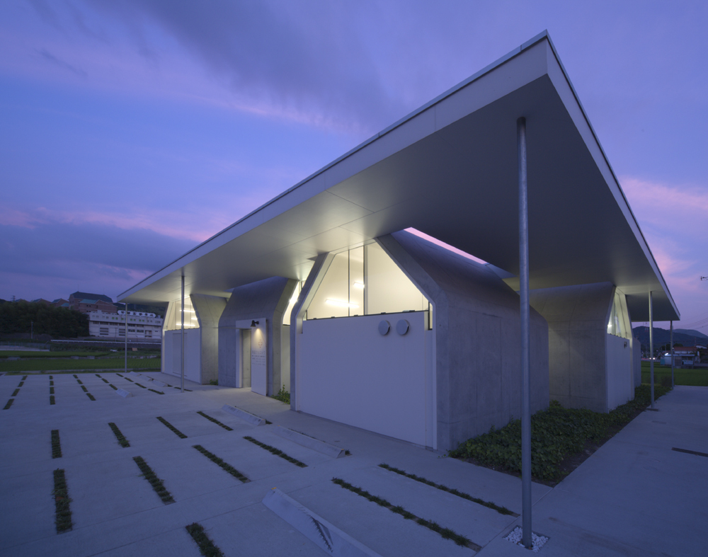 9 Gathered Huts / NKS Architects