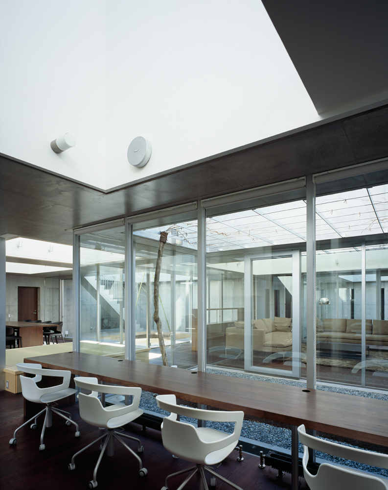 Square Skylight House / NKS Architects