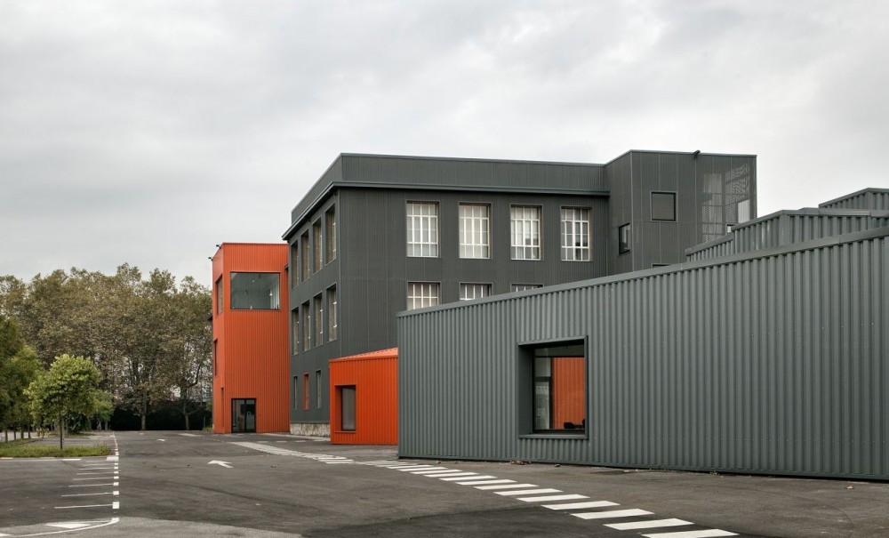 Renovation and Extension of ArcelorMittal’s / [baragaño]