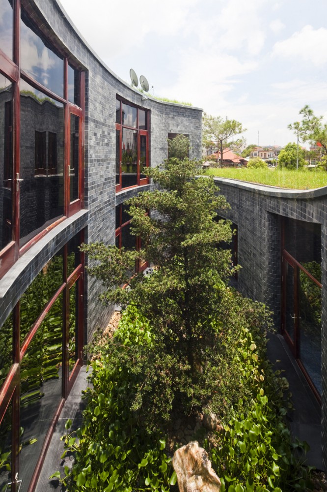 Stone House / Vo Trong Nghia Architects