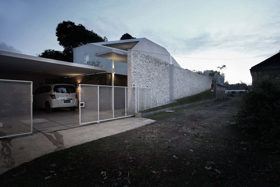 IR House / SUB. Studio for visionary design