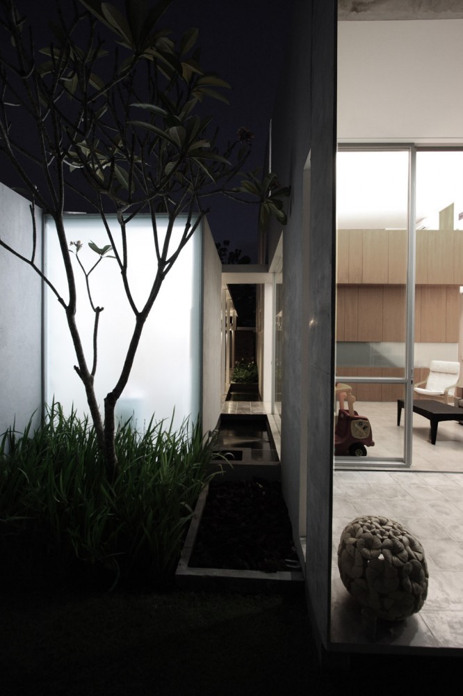 IR House / SUB. Studio for visionary design