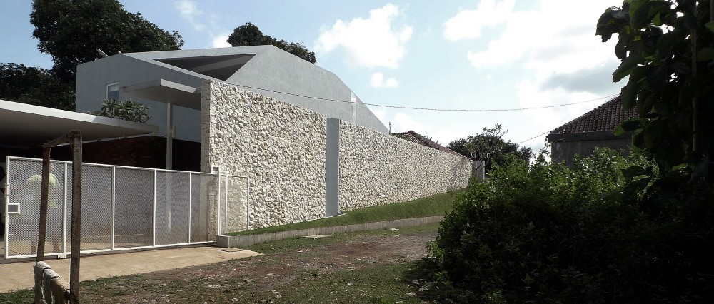 IR House / SUB. Studio for visionary design