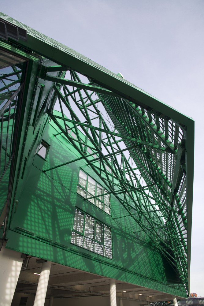 Leiner Furniture Store / Zechner & Zechner