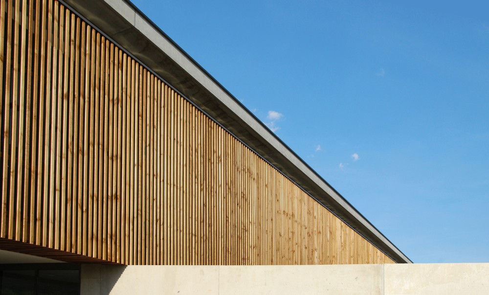 Daycare Center for Disabled Children / Atelier d’Architecture Laurent Tournié