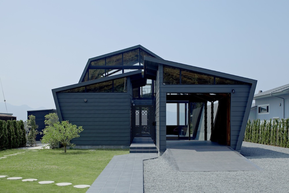 Villa SSK / Takeshi Hirobe Architects