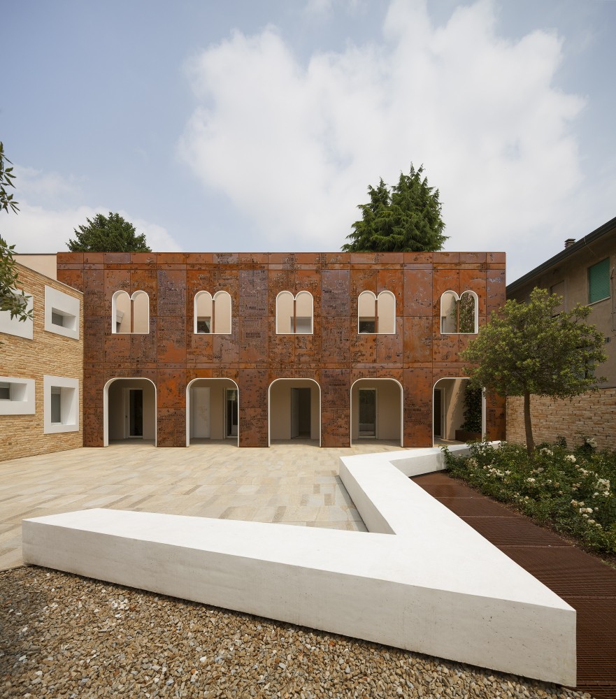 Corten Apartments / 3ndy Studio