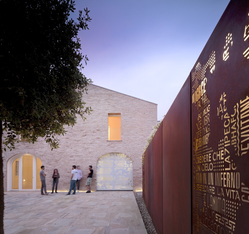 Corten Apartments / 3ndy Studio
