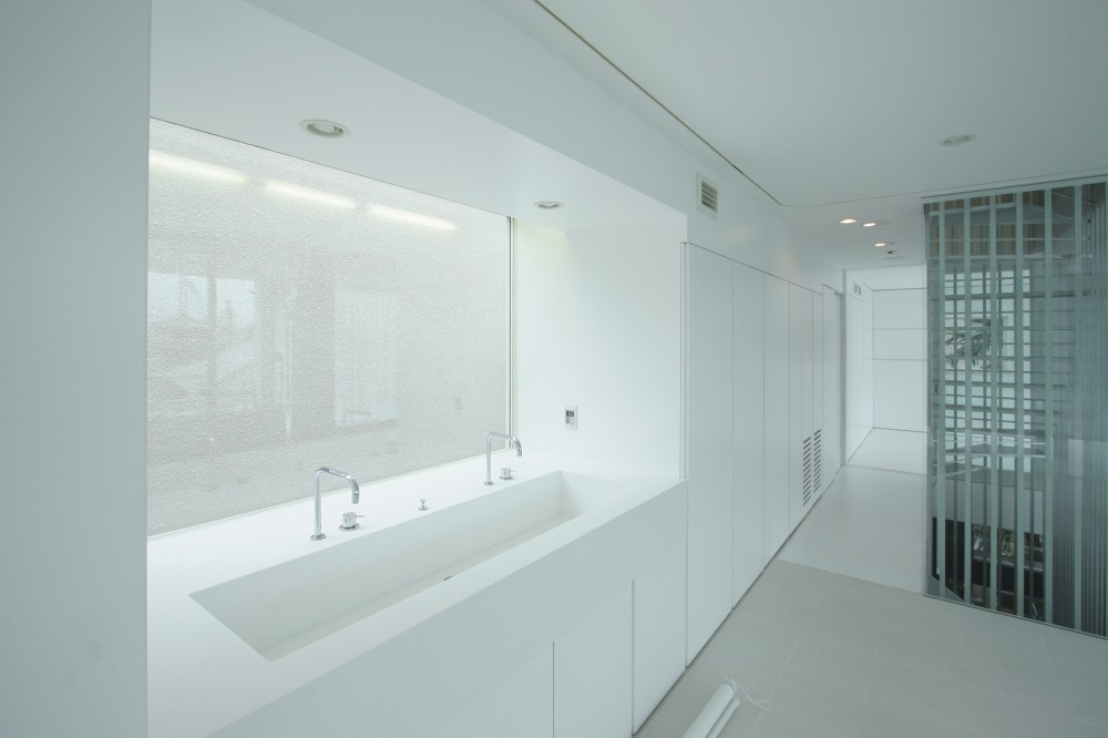 4 Colors / Kochi Architect’s Studio
