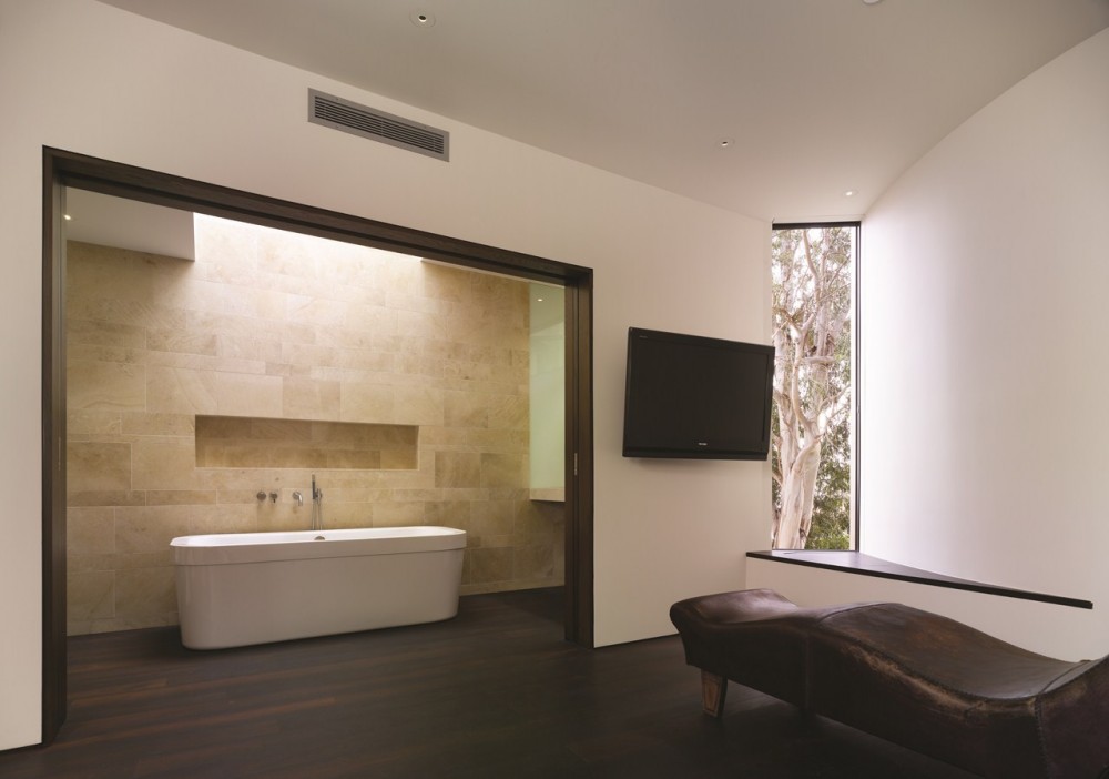 Point Dume Residence / Griffin Enright Architects