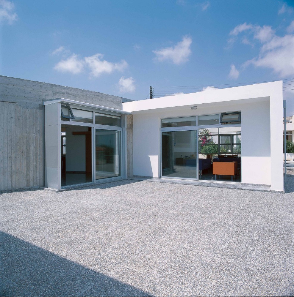 Maria’s Residence / Vardastudio Architects & Designers